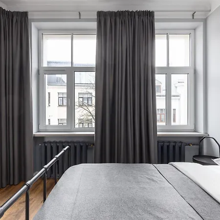 Industrial Style 2bd In Centre * ריגה