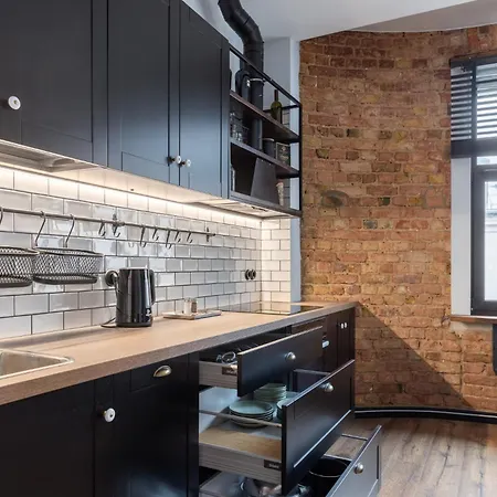 Industrial Style 2bd In Centre