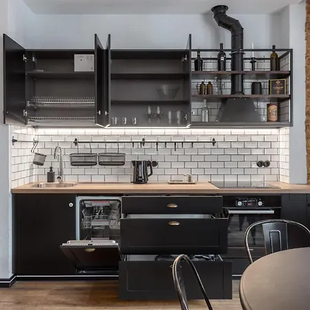 Industrial Style 2bd In Centre