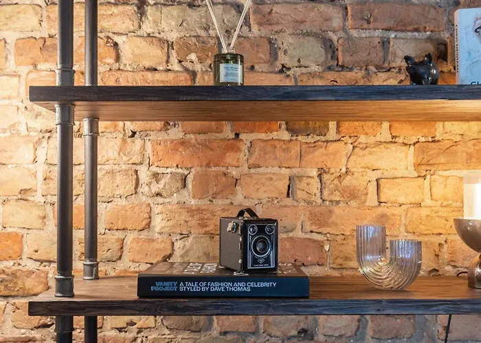 Industrial Style 2bd In Centre *