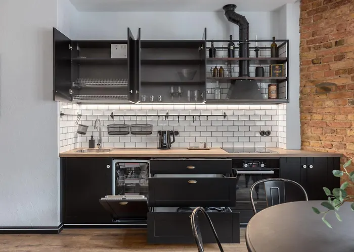 Industrial Style 2bd In Centre