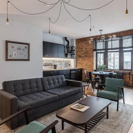 Industrial Style 2bd In Centre リガ